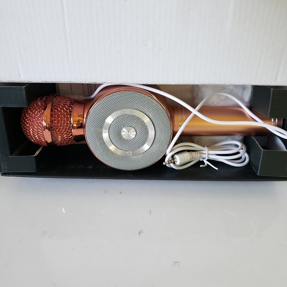 NWT,Fishoaky Karaoke Microphone. - Picture 4 of 8